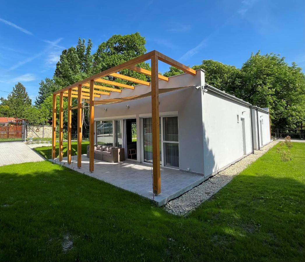 Aranygesztenye Apartmanhaz Balatonudvari Exterior photo